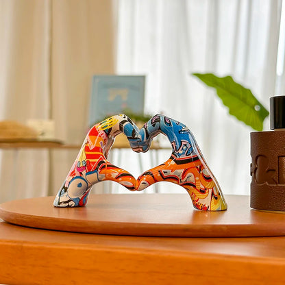 Love Hands™ Graffiti — Escultura de Mãos em Coração